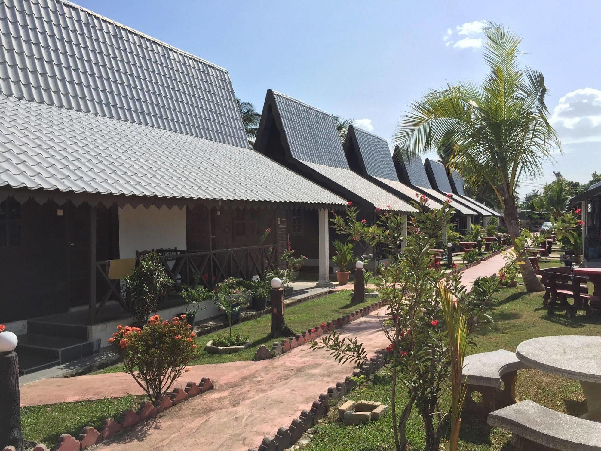 Rasa Senang Villa -Islam Guest Only Pantai Cenang  Ngoại thất bức ảnh