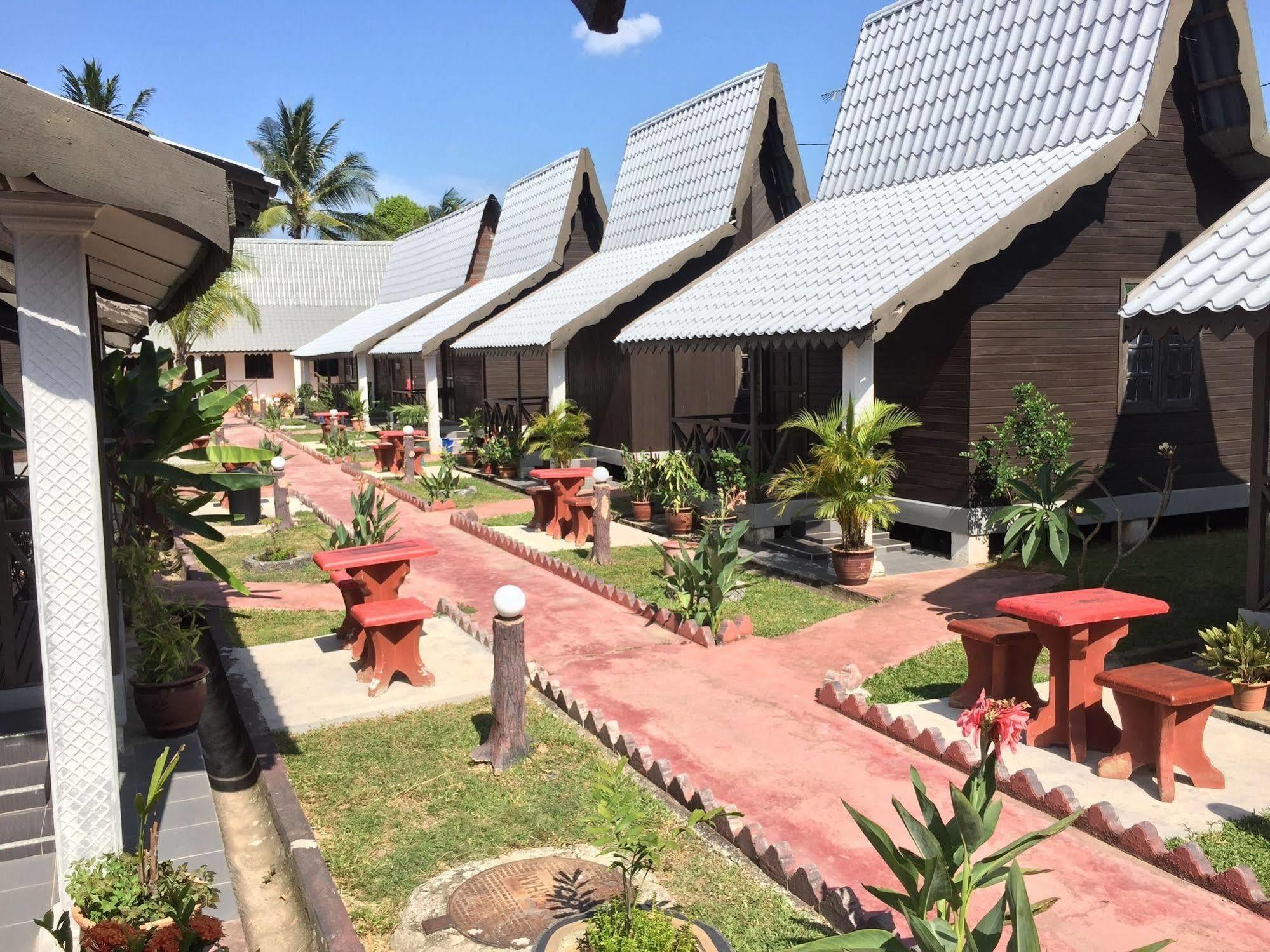 Rasa Senang Villa -Islam Guest Only Pantai Cenang  Ngoại thất bức ảnh