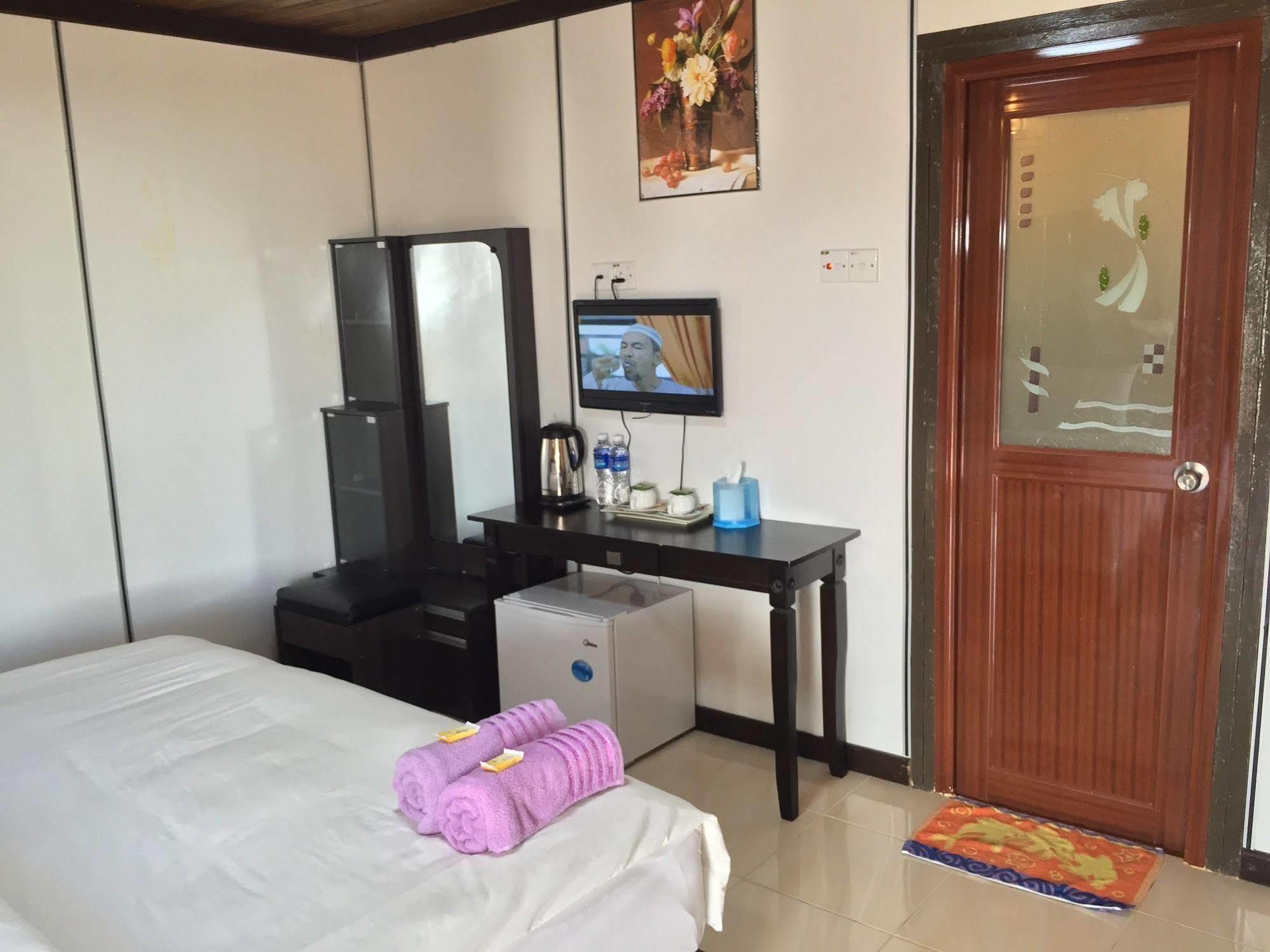 Rasa Senang Villa -Islam Guest Only Pantai Cenang  Ngoại thất bức ảnh
