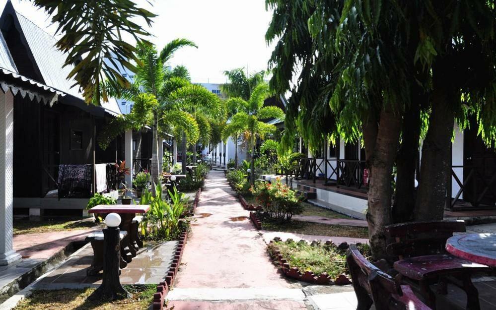 Rasa Senang Villa -Islam Guest Only Pantai Cenang  Ngoại thất bức ảnh